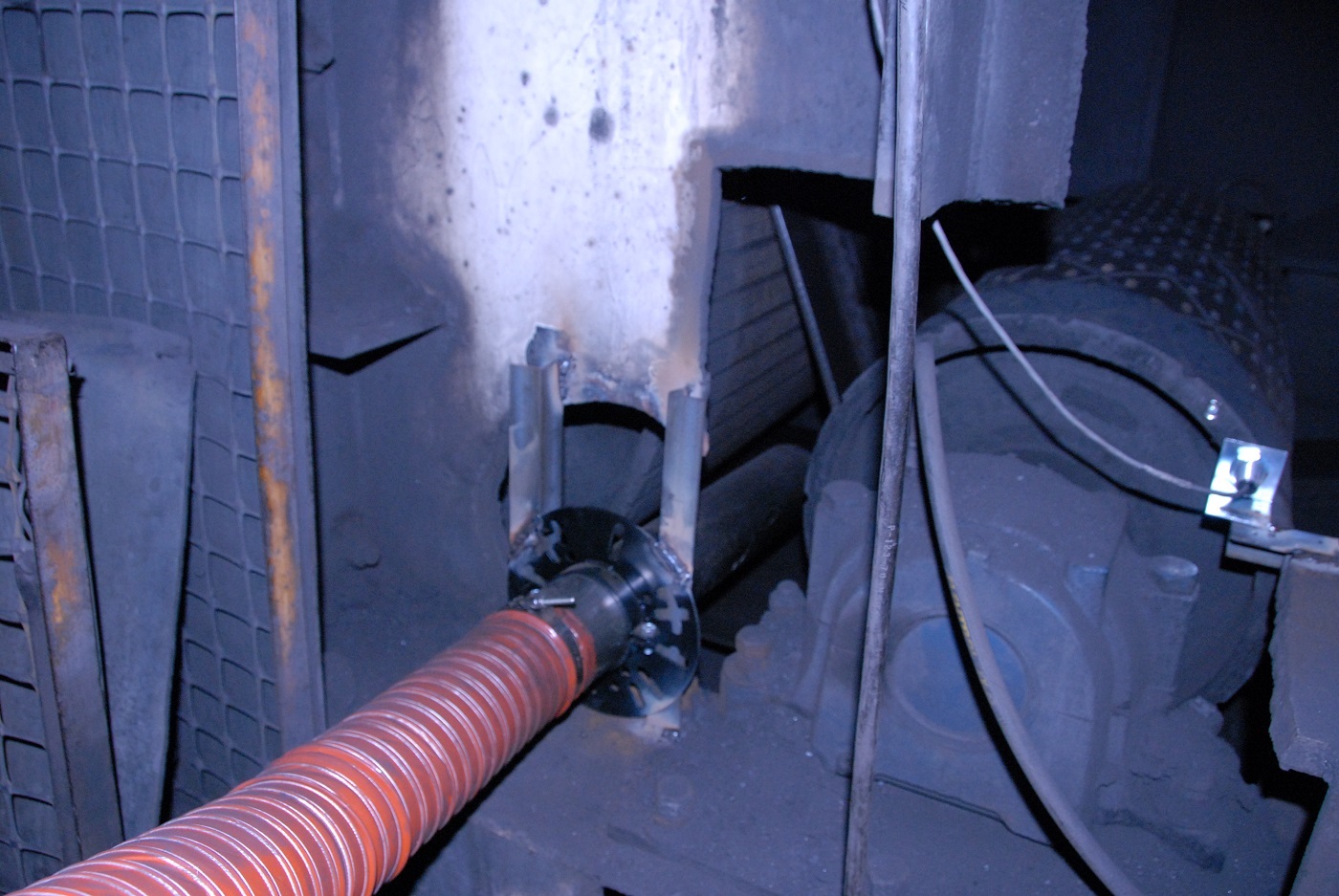 Pulley heater used in tight spaces.
